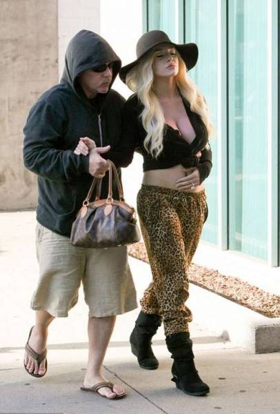 Courtney Stodden Husband Doug Hutchinson