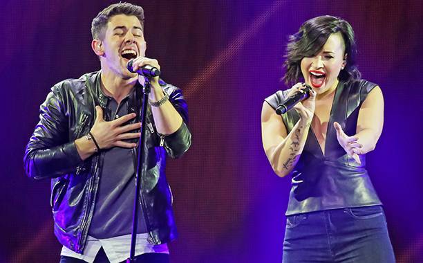 Demi Lovato and Nick Jonas team up for the Concert