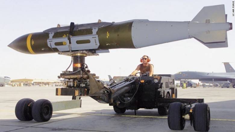 A Gbu 31v 3 B 2000 Lb Penetrator Is Loaded Into The Weapons Bay Of A Usaf B 1b During Combat Operations Over Iraq In 2003