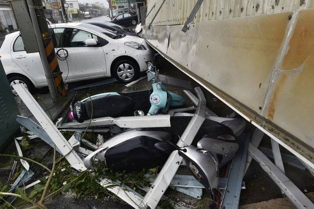 Super Typhoon Meranti Hits Taiwan