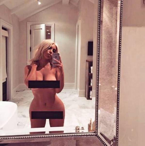Kim Kardashian Posts Nude Selfie