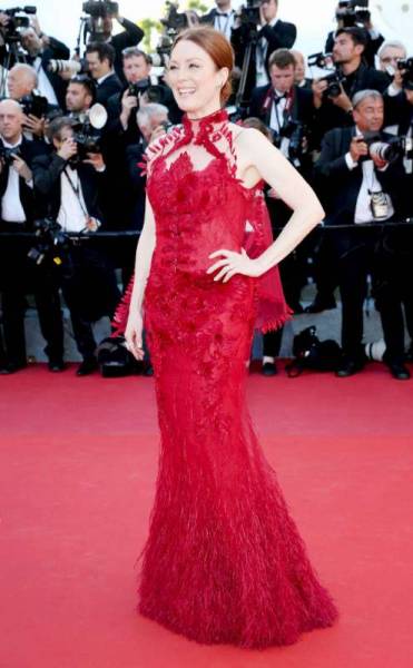 JULIANNE MOORE