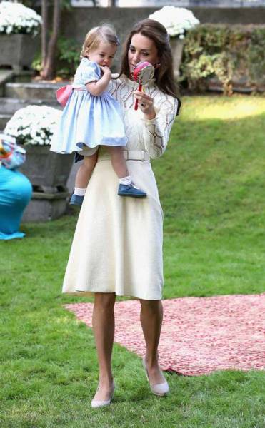 Kate Middleton Princess Charlotte.kg.092916