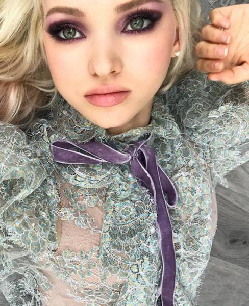 Instagram Pose Dove