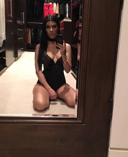 Instagram Pose Kourtney