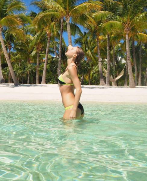 Instagram Pose Taylor Swift