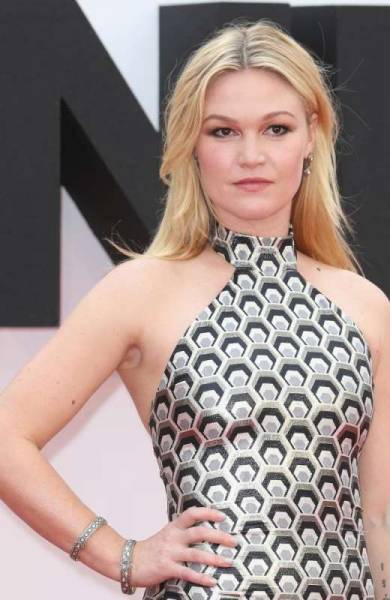 Julia Stiles Has Announced She’s Pregnant