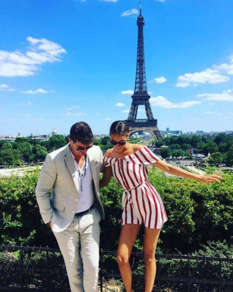 ROBIN THICKE & APRIL GEARY