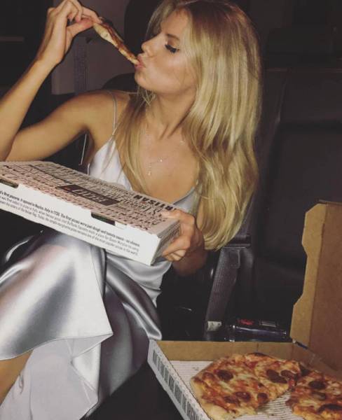 Instagram Pose Charlotte