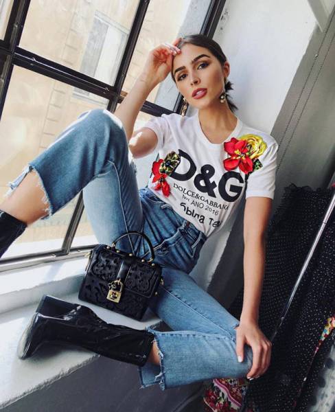 Instagram Pose Olivia Culpo