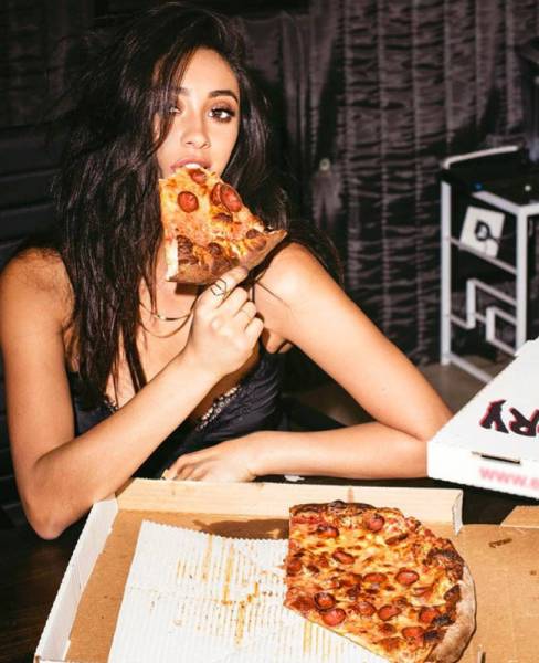 Instagram Pose Shay Mitchell