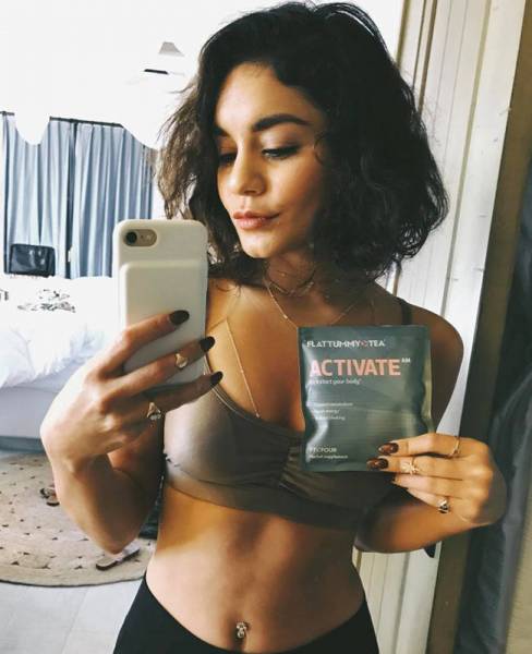 Instagram Pose Vanessa Hudgens
