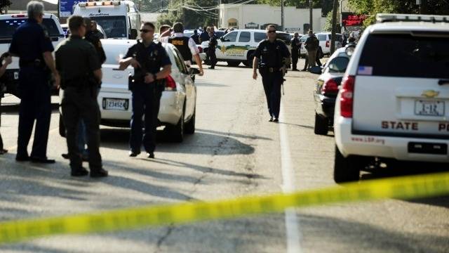 At least 2 wounded in shooting near Paris-area supermarket