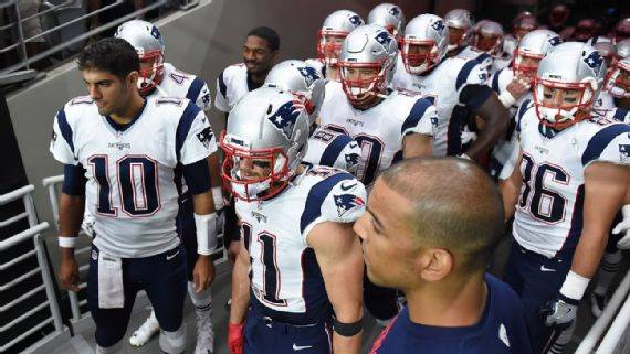 In temporary role, Patriots QB Jimmy Garoppolo shows off lasting talent