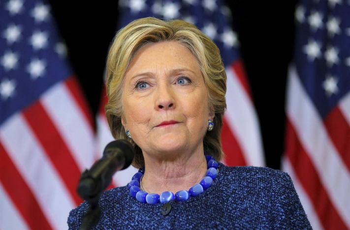 Clinton enjoys solid lead in early voting