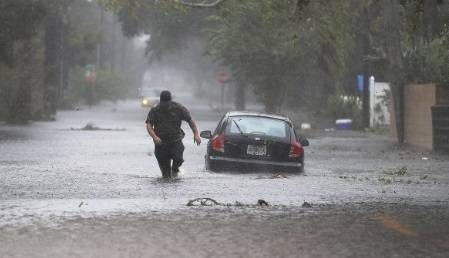 Florida Democrats sue to extend voter registration deadline after Hurricane Matthew