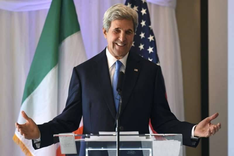 Kerry says has not been contacted by FBI over new Clinton email review