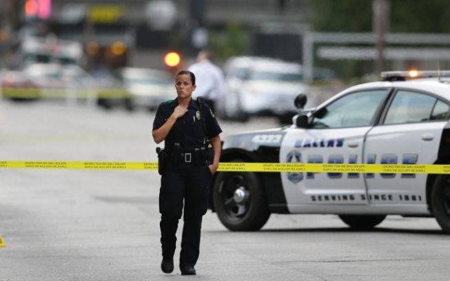 1 police officer killed 2 shot in 3 incidents across USA