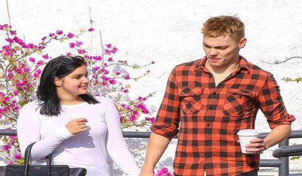 Ariel Winter and Levi Meaden Step Out Holding Hands After Celebrating Friendsgiving Together