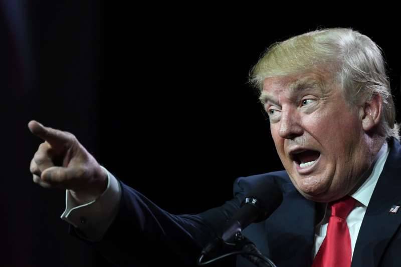 Optimism From Hillary Clinton and Darkness From Donald Trump at Campaign End