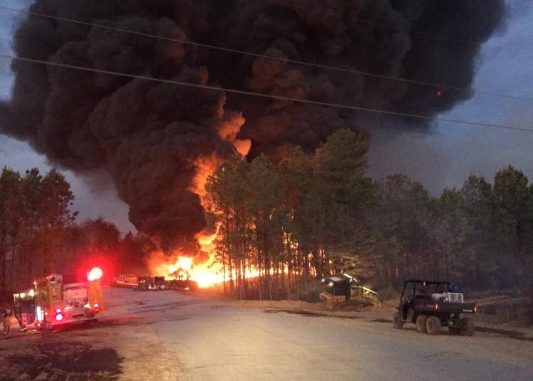 Pipeline worker killed, five injured in Alabama gas explosion