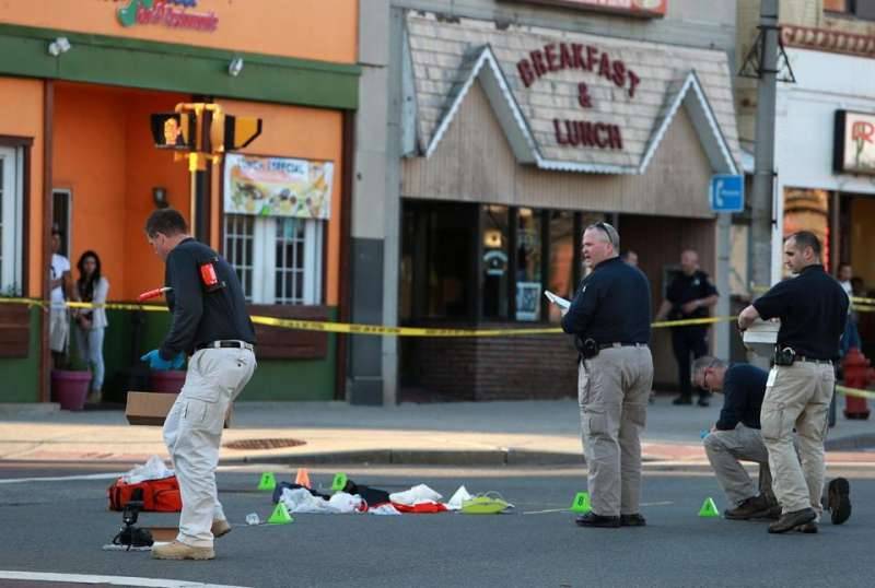 Officer shoots, kills suspect in Everett