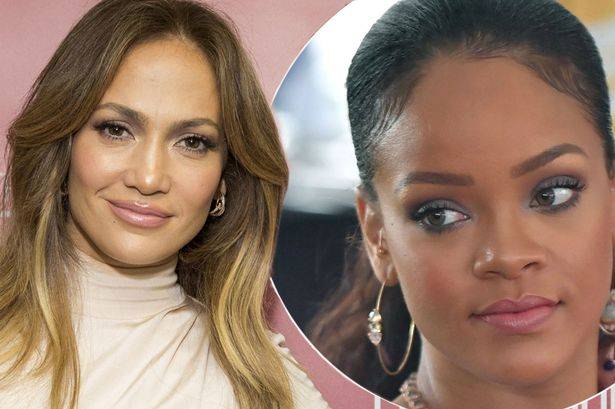 Rihanna Unfollows Jennifer Lopez on Instagram