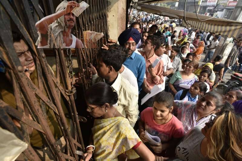 Economic Emergency Chaos Across The India Pulled 86% Of its Cash Out Of Circulation