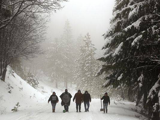 10-15 feet of snow to bury California, wintry weather also targets South