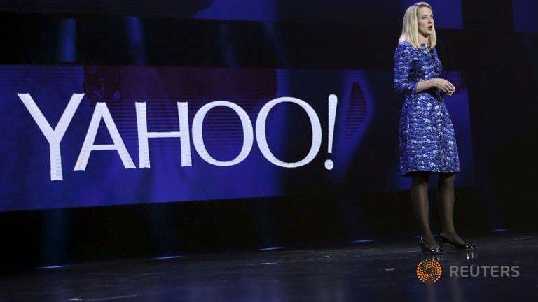 Yahoo beats Wall Street view, sees Verizon deal closing in second quarter
