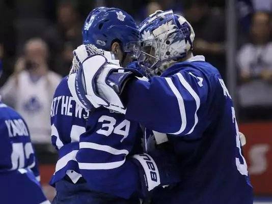 Auston Matthews, Maple Leafs blitz Islanders