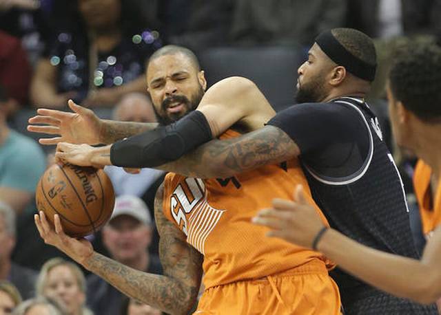 Booker nets 33, hits winning jumper to lift Suns over Kings