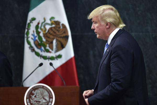 Donald Trump and Lawmakers Confer on Imports and Tax Code