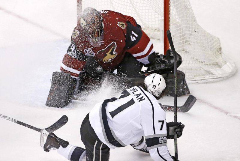 Muzzin’s late goal gives Kings 3-2 win over Arizona
