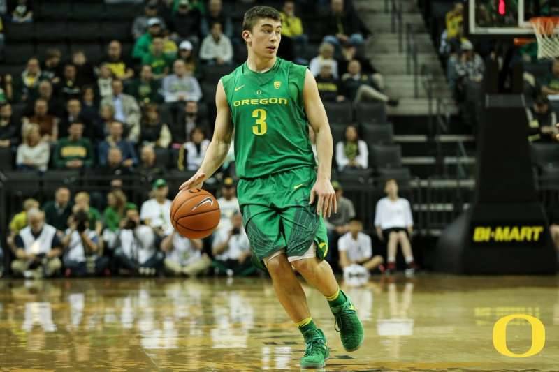 No. 10 UCLA rallies to beat No. 5 Oregon 82-79