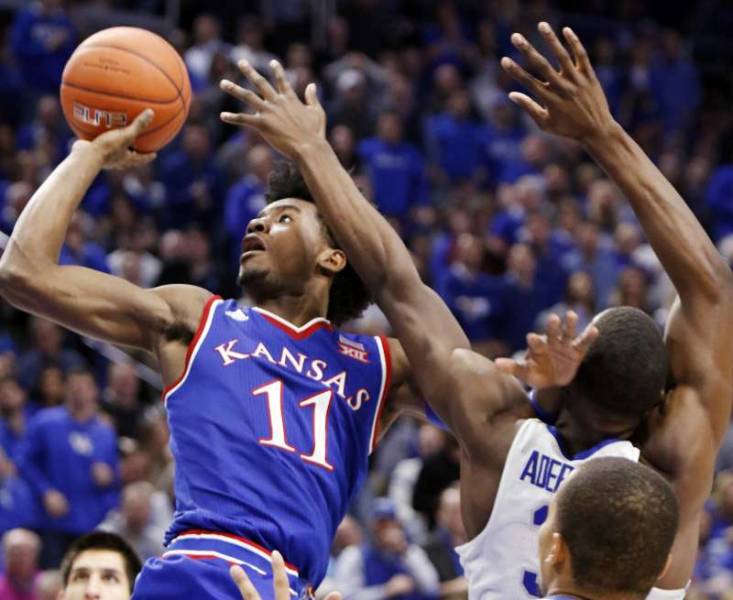 No. 2 Kansas survives against No. 3 Baylor with 73-68 win