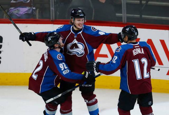 Rantanen scores 3 goals, Avalanche beat Canadiens 4-0