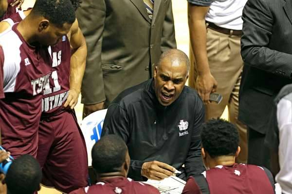 Sacred Heart pulls away from St. Francis Brooklyn 80-65