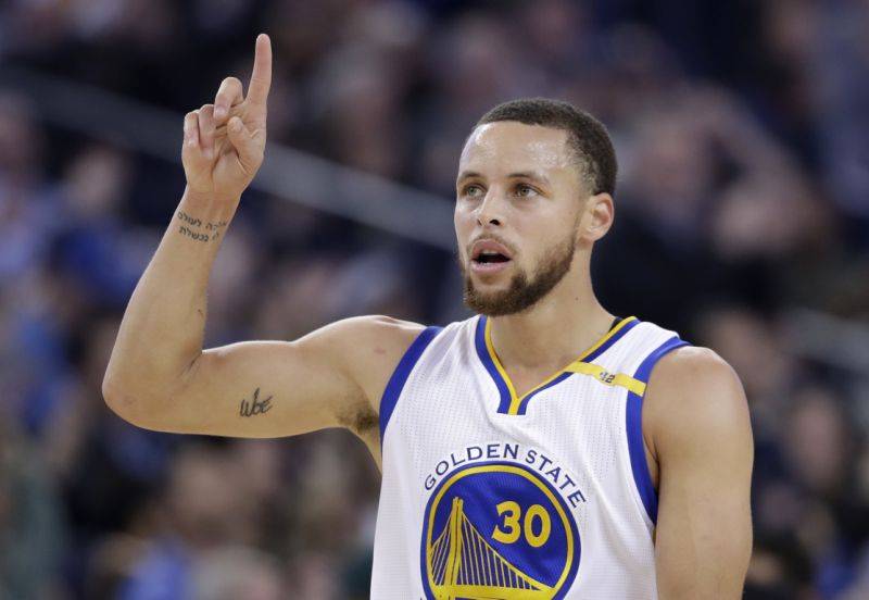 Stephen Curry’s 3-point clinic leads Warriors past Hornets