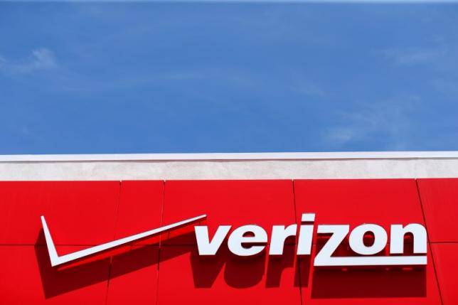 Verizon close to Yahoo deal, price cut of $250-350 million