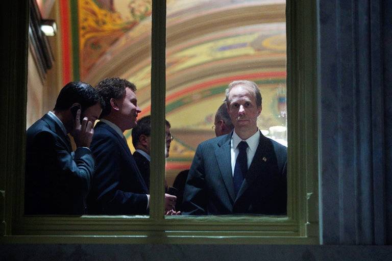 White House Plans to Have Trump Ally Review Intelligence Agencies