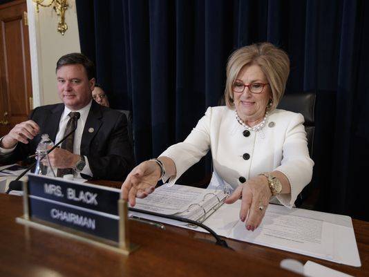 Budget Committee OKs Obamacare repeal over objections from conservatives