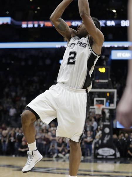 Leonard 31 points lead Spurs to 100-99 win over Pacers
