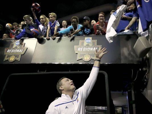 Michigan talked Super Bowl on way to Sweet 16