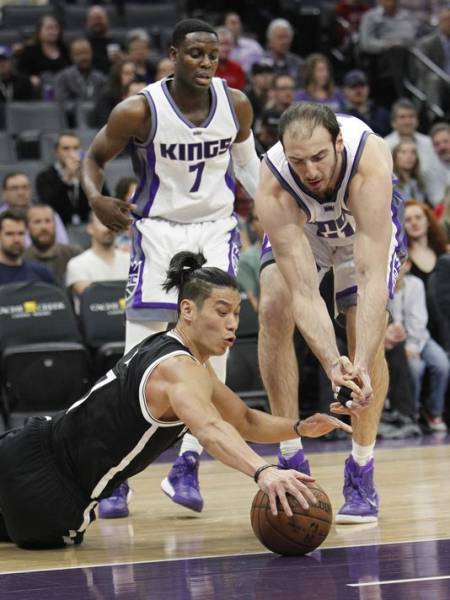 Nets end 16-game skid with 109-100 road win over Kings