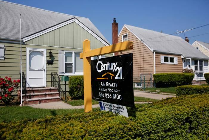 New home sales hit seven-month high; jobless claims rise
