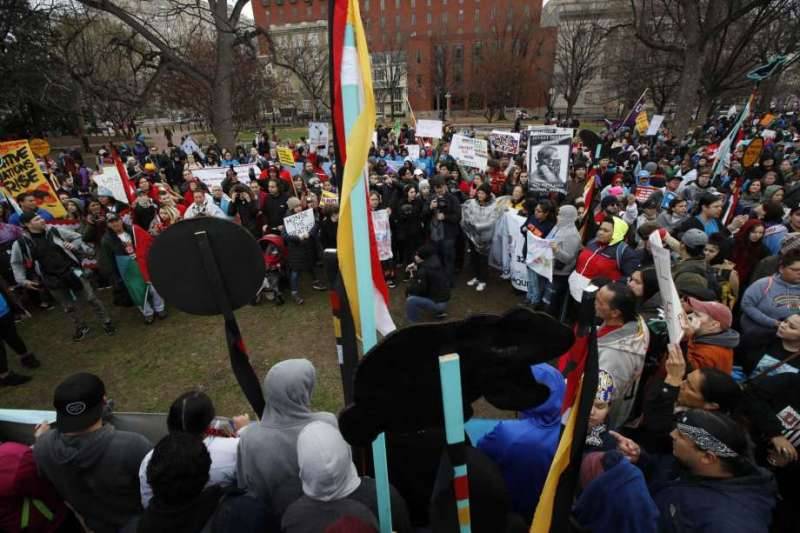 Opponents of Dakota pipeline bring message to Trump