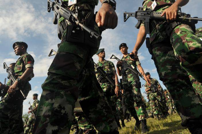 Saudi king Bali beach holiday turns into military exercise