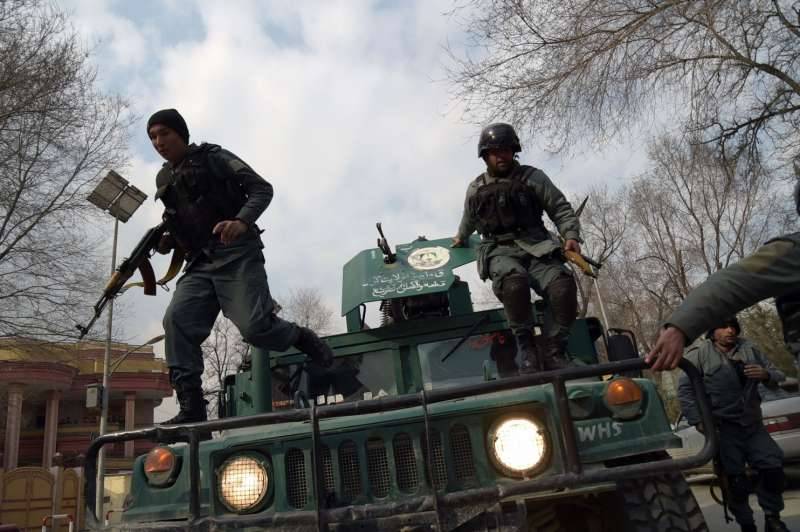 Suicide bomber, gunmen strike military hospital in Kabul, killing 2