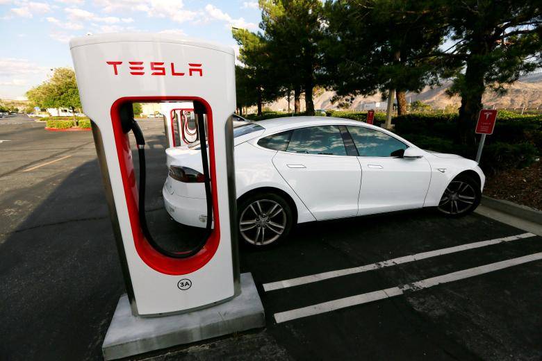 Tesla to raise about $1.15 billion in stock, notes